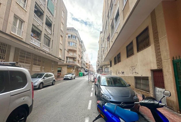 Resale - Apartment / flat -
Torrevieja - Centro