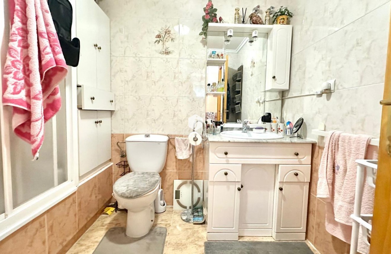 Resale - Apartment / flat -
Torrevieja - Centro