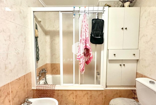 Resale - Apartment / flat -
Torrevieja - Centro