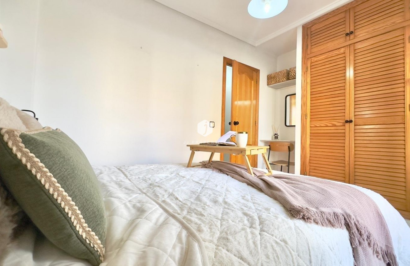 Resale - Apartment / flat -
Torrevieja - Playa del Cura