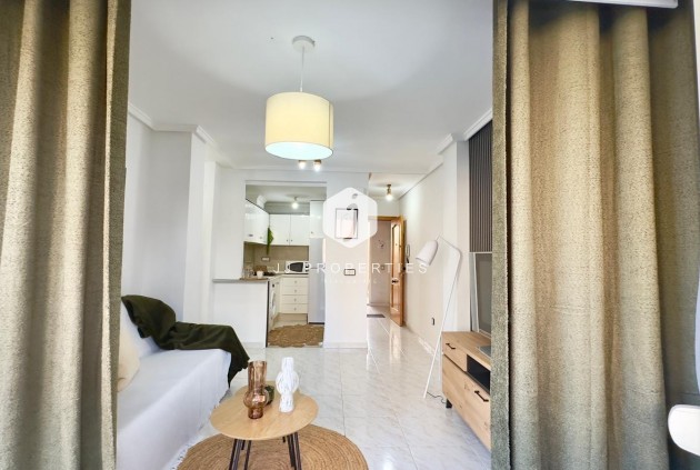 Resale - Apartment / flat -
Torrevieja - Playa del Cura