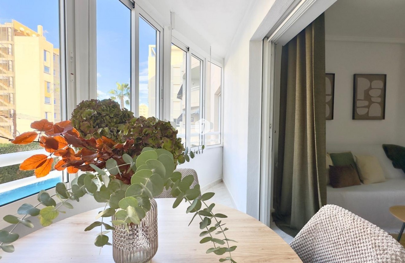 Resale - Apartment / flat -
Torrevieja - Playa del Cura