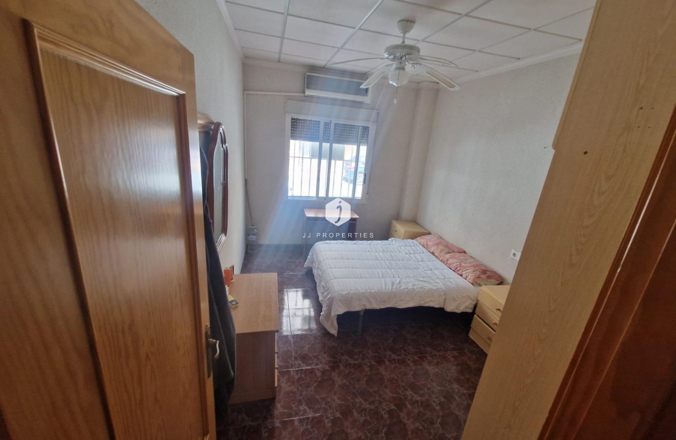 Z drugiej ręki - Szalet -
Torrevieja