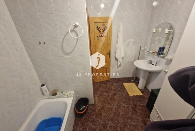 Z drugiej ręki - Szalet -
Torrevieja