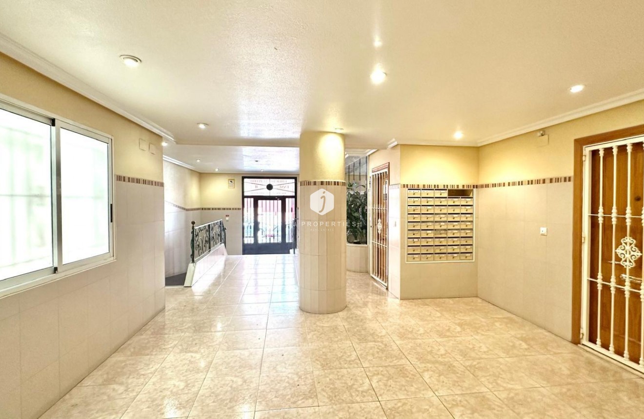 Aus zweiter Hand - Wohnung -
Torrevieja - Centro