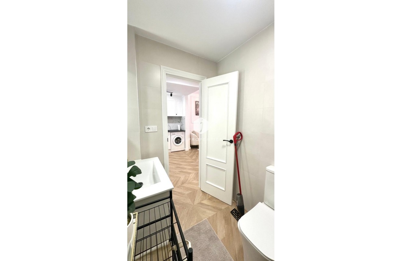 Aus zweiter Hand - Wohnung -
Torrevieja - Centro