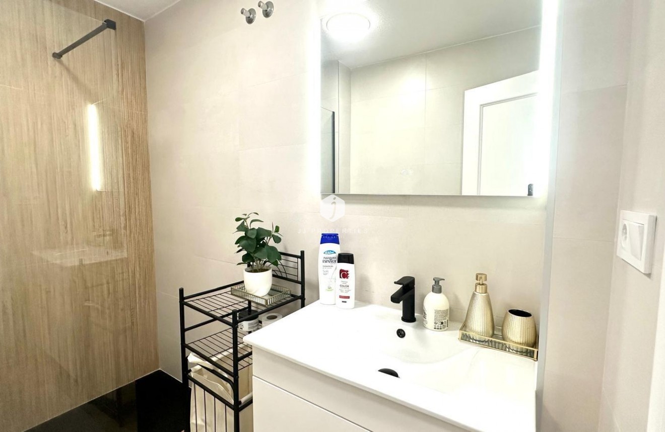 Aus zweiter Hand - Wohnung -
Torrevieja - Centro