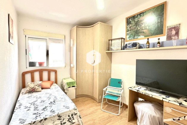 Resale - Apartment / flat -
Torrevieja - Estacion de autobuses