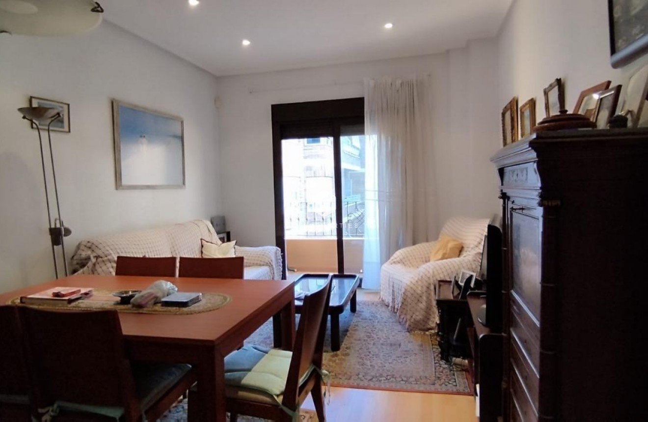 Segunda mano - Apartamento / piso -
Torrevieja