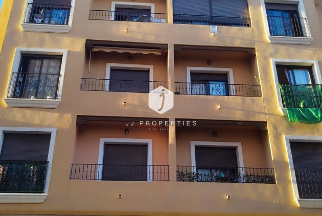 Segunda mano - Apartamento / piso -
Torrevieja