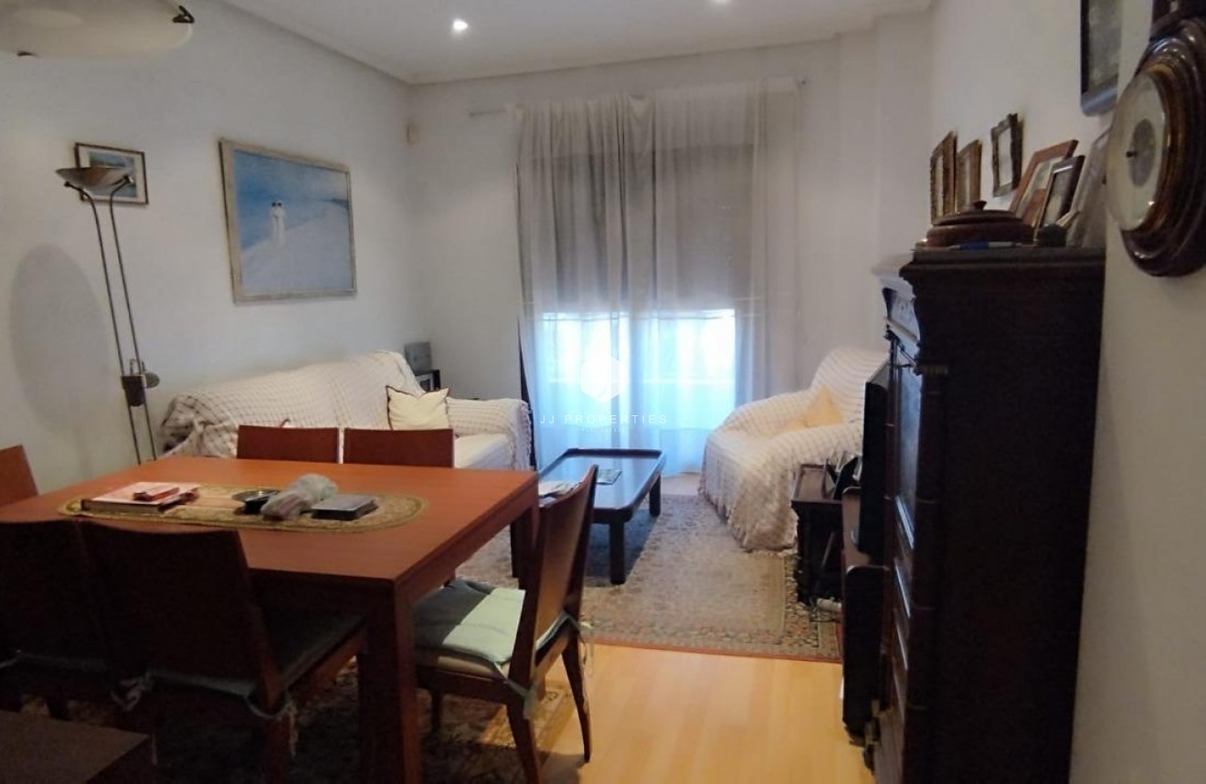 Segunda mano - Apartamento / piso -
Torrevieja
