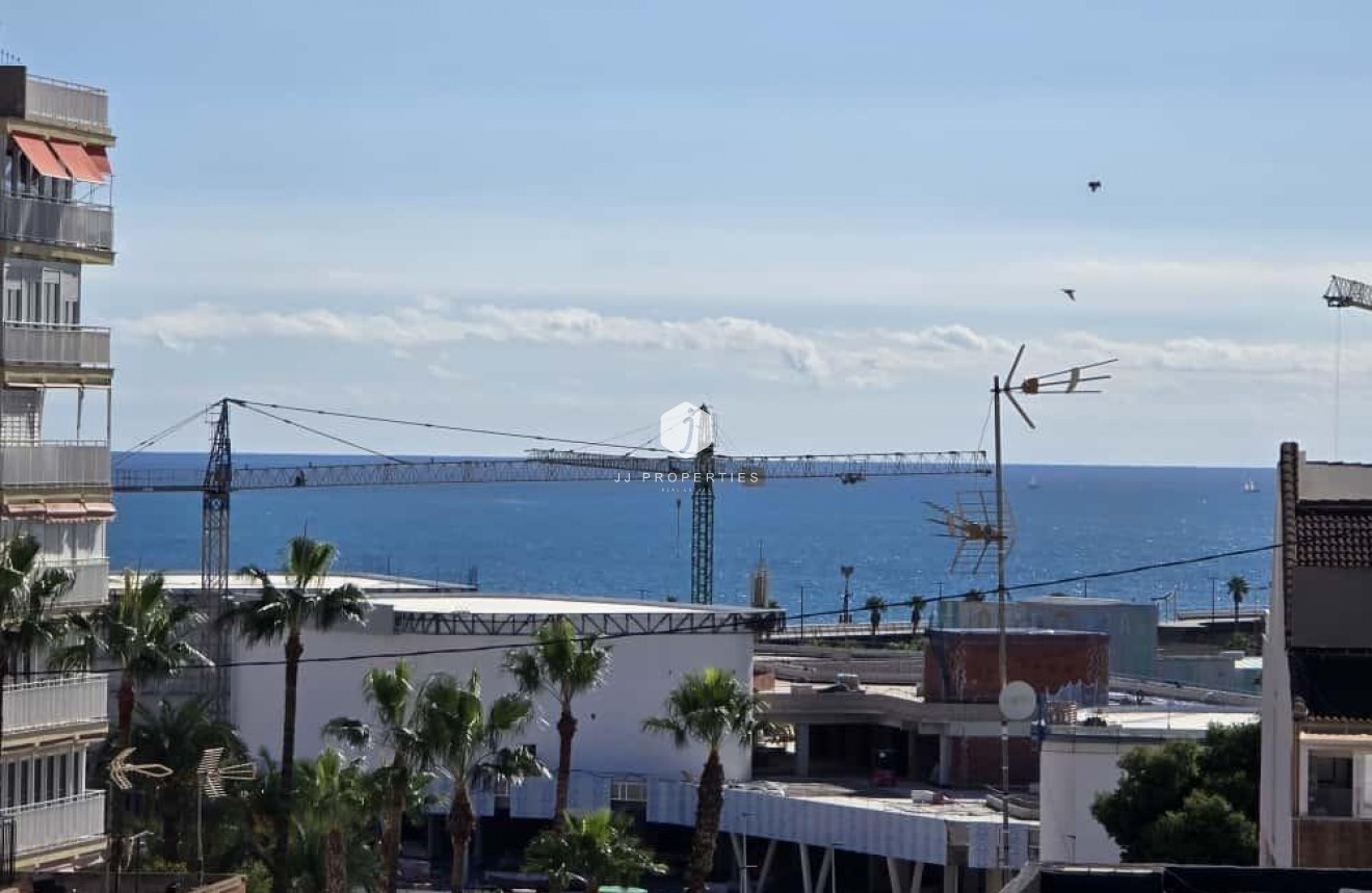 Resale - Apartment / flat -
Torrevieja