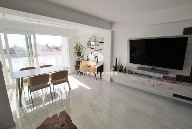 Resale - Apartment / flat -
Torrevieja