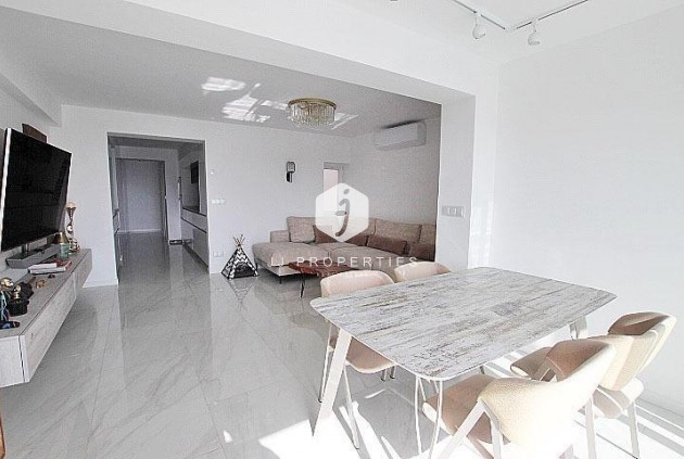 Resale - Apartment / flat -
Torrevieja