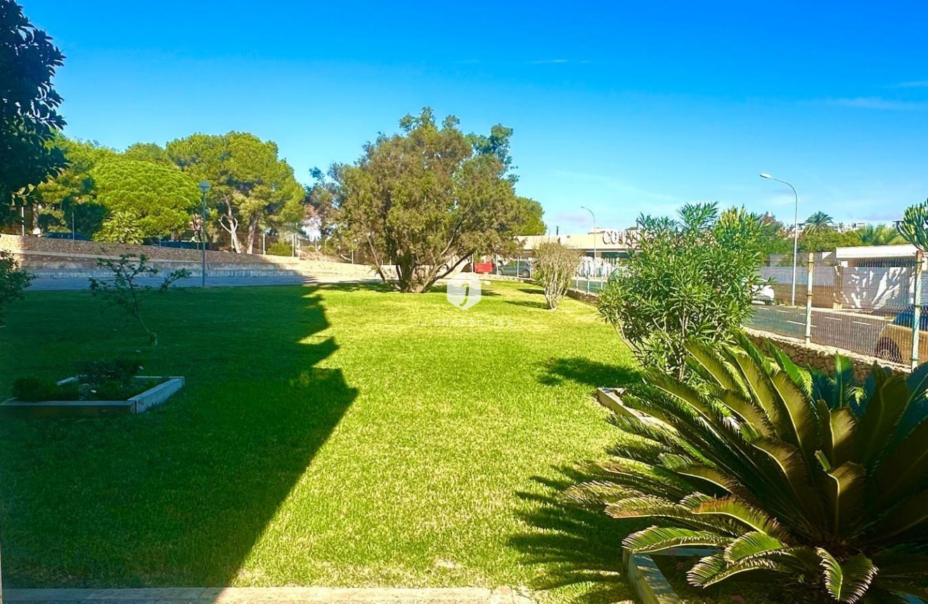 Segunda mano - Apartamento / piso -
Orihuela Costa - Altos De Campoamor