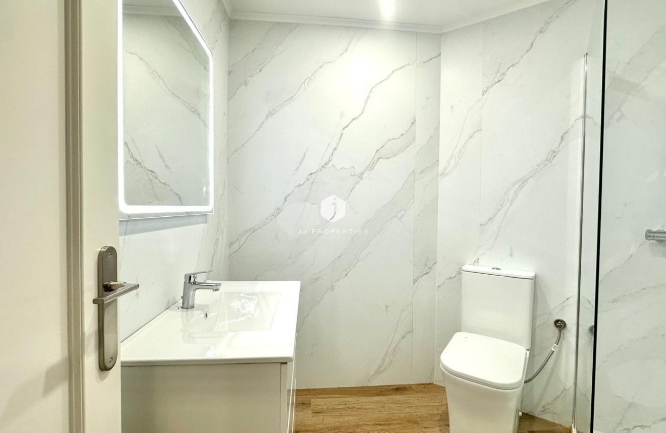 Resale - Apartment / flat -
Torrevieja - La Mata Pueblo