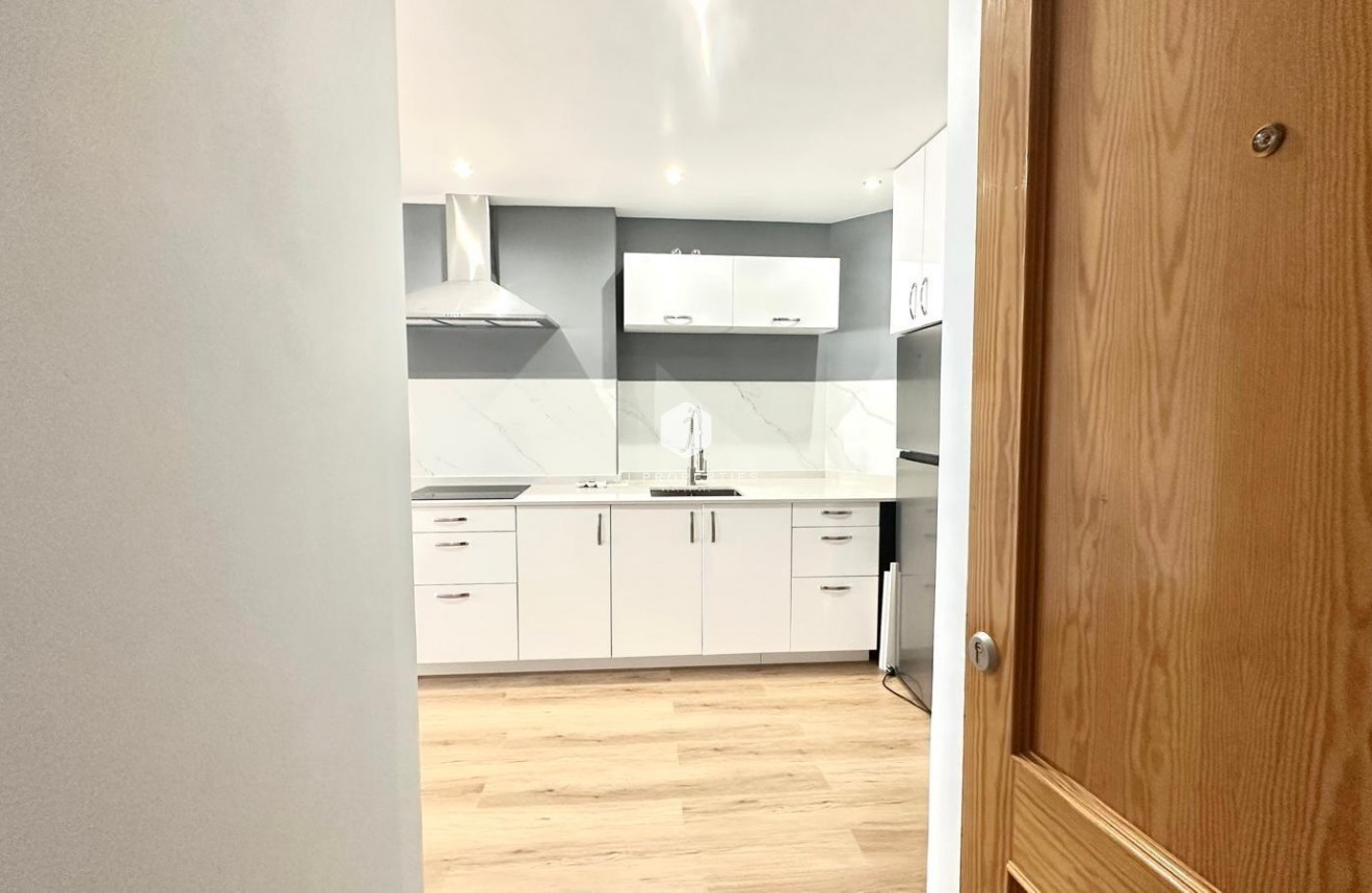 Resale - Apartment / flat -
Torrevieja - La Mata Pueblo