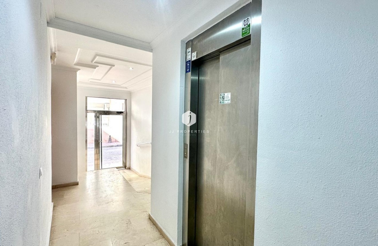 Resale - Apartment / flat -
Torrevieja - La Mata Pueblo