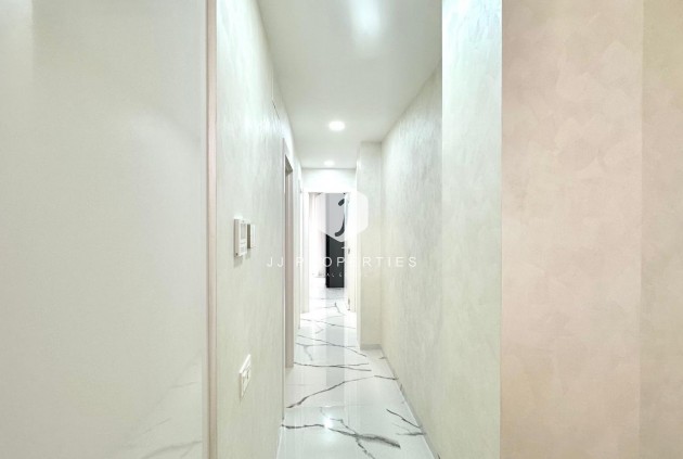 Resale - Apartment / flat -
Torrevieja - Playa del Cura