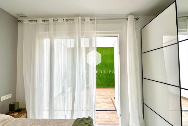 Resale - Apartment / flat -
Torrevieja - Playa del Cura