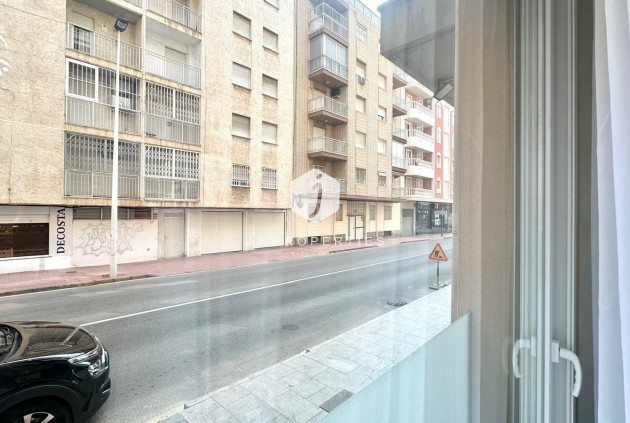 Resale - Apartment / flat -
Torrevieja - Playa del Cura