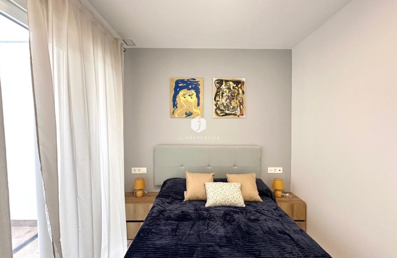 Resale - Apartment / flat -
Torrevieja - Playa del Cura