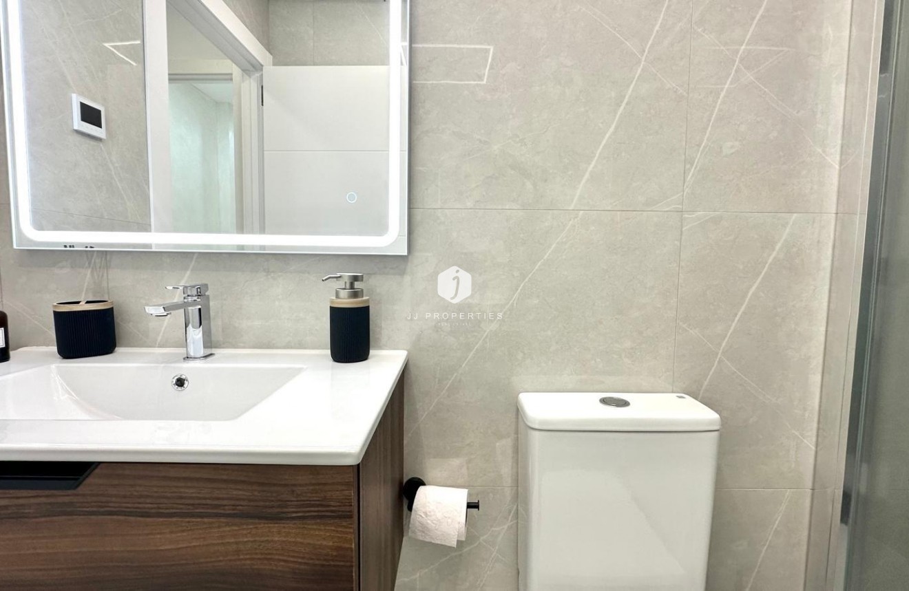 Resale - Apartment / flat -
Torrevieja - Playa del Cura