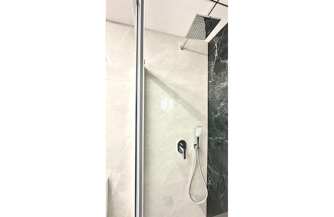 Resale - Apartment / flat -
Torrevieja - Playa del Cura