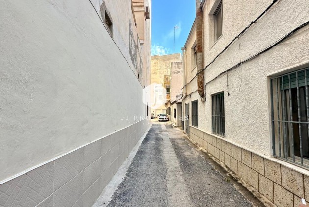 Resale - Chalet -
Torrevieja - Playa del Cura