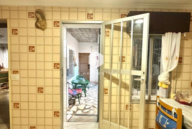 Resale - Chalet -
Torrevieja - Playa del Cura