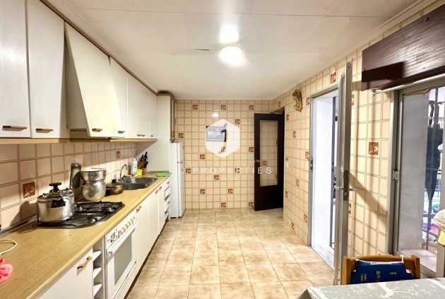 Resale - Chalet -
Torrevieja - Playa del Cura