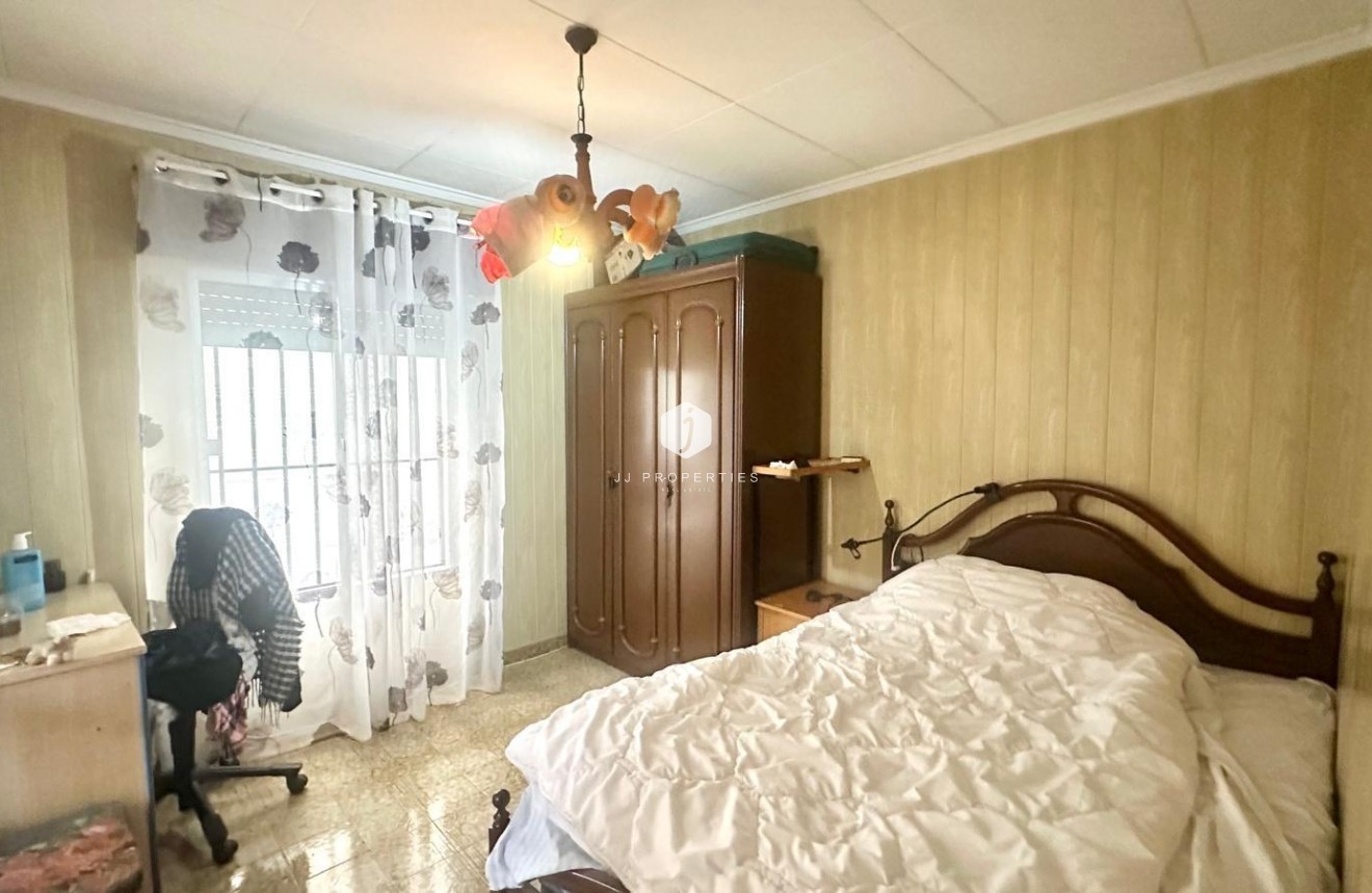 Resale - Chalet -
Torrevieja - Playa del Cura