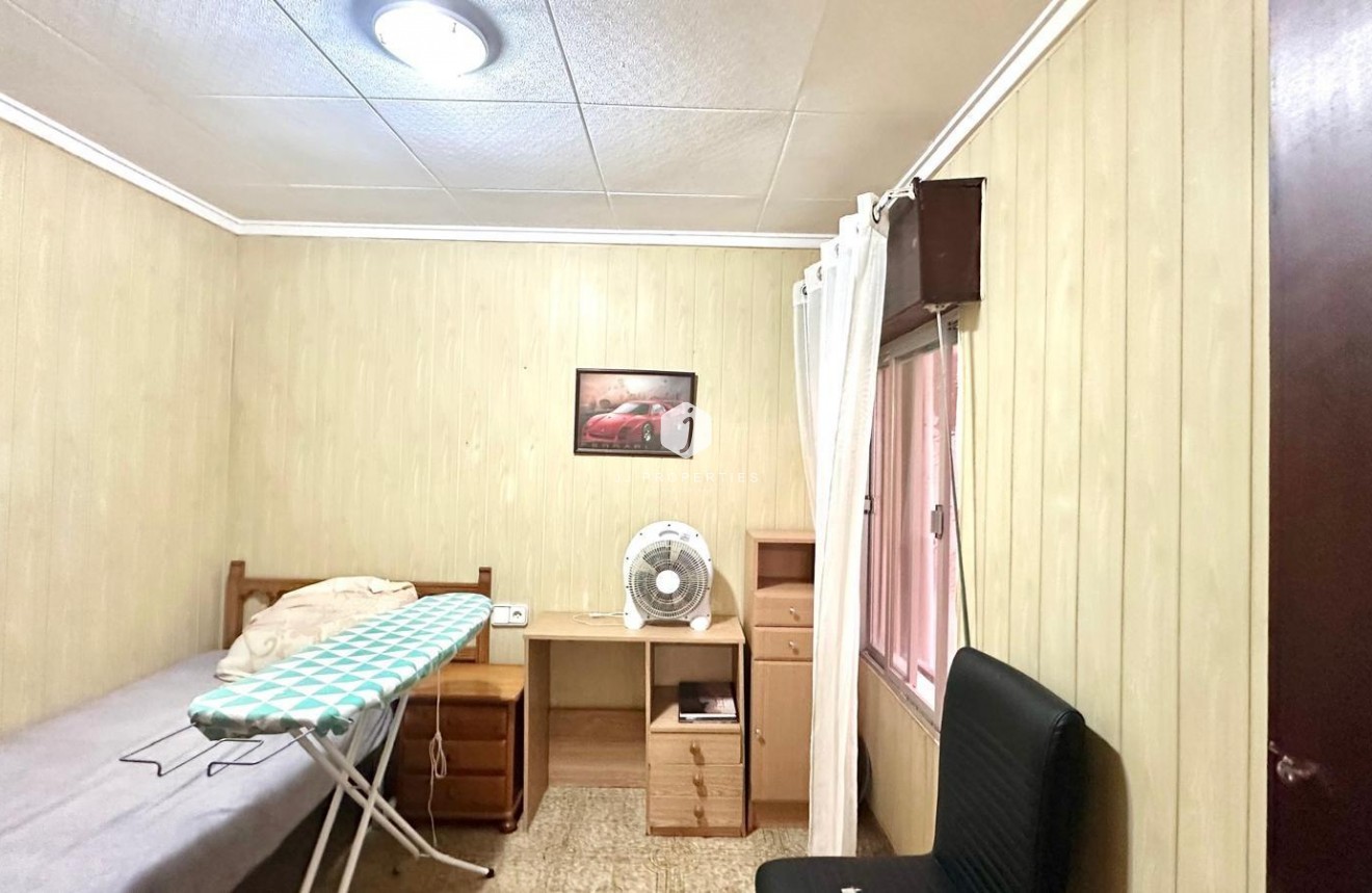 Resale - Chalet -
Torrevieja - Playa del Cura