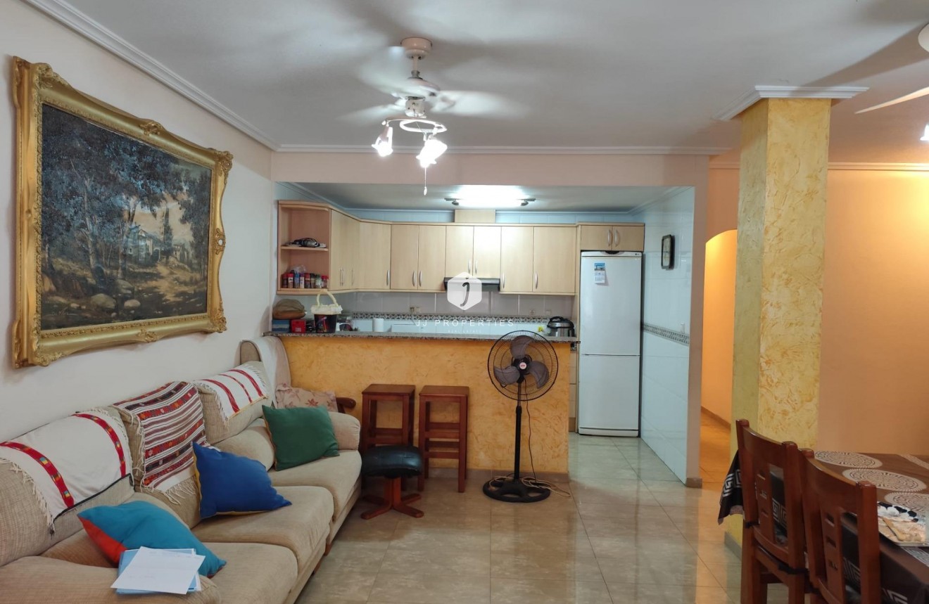 Resale - Apartment / flat -
Torrevieja - Estacion de autobuses