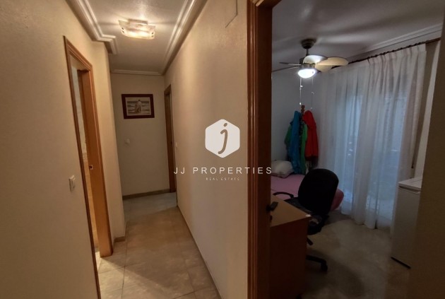 Resale - Apartment / flat -
Torrevieja - Estacion de autobuses