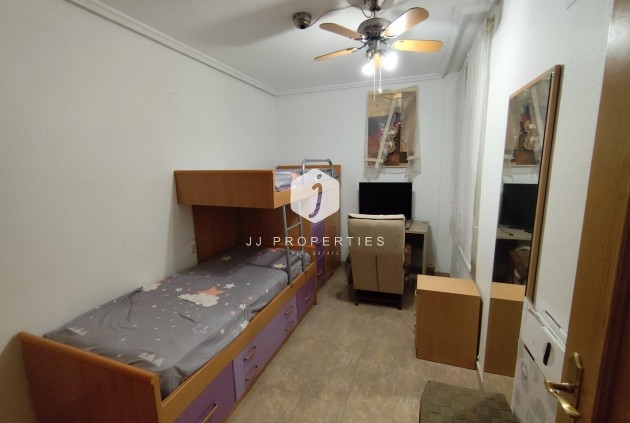 Resale - Apartment / flat -
Torrevieja - Estacion de autobuses