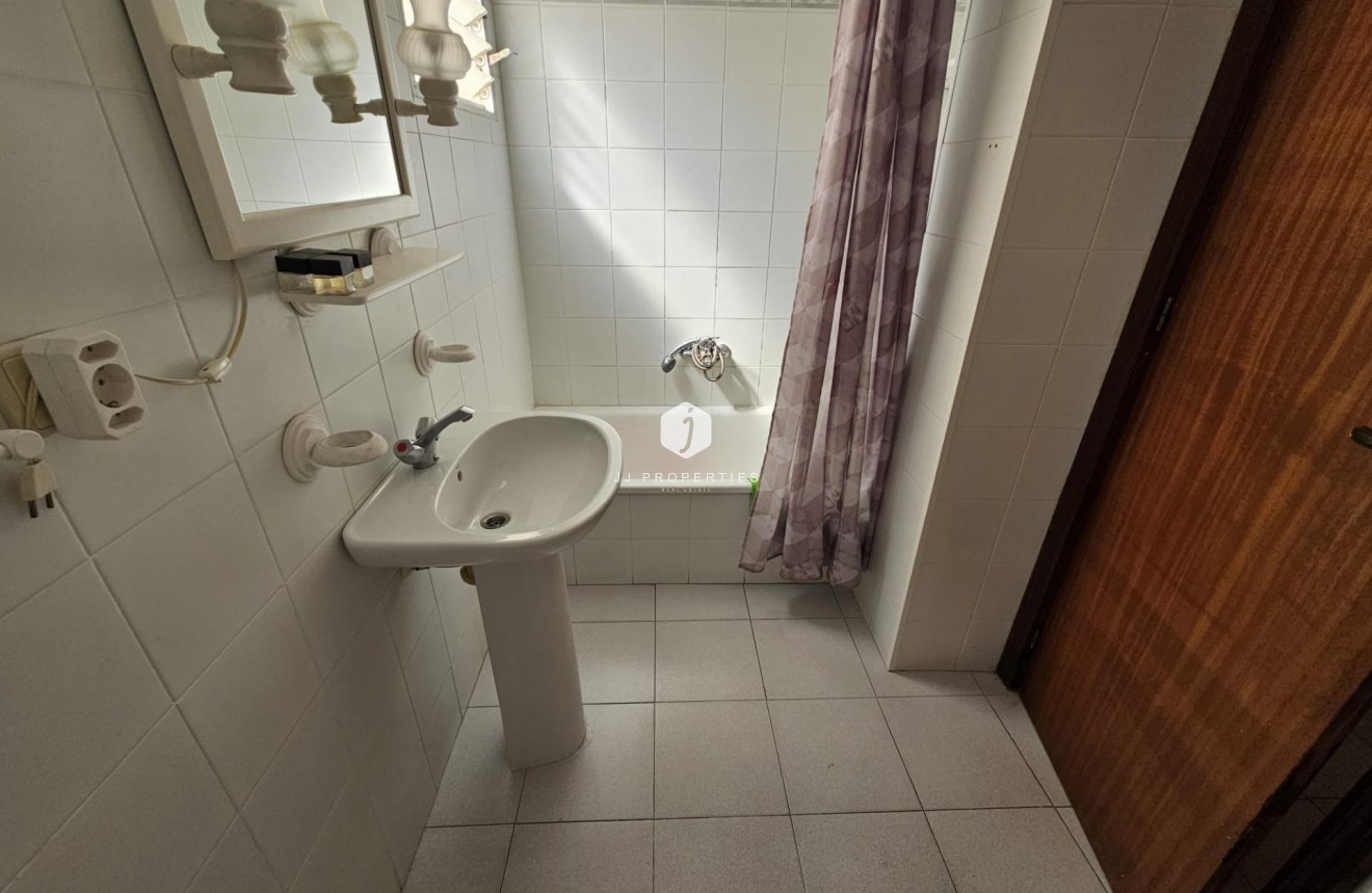 Resale - Apartment / flat -
Torrevieja - Centro