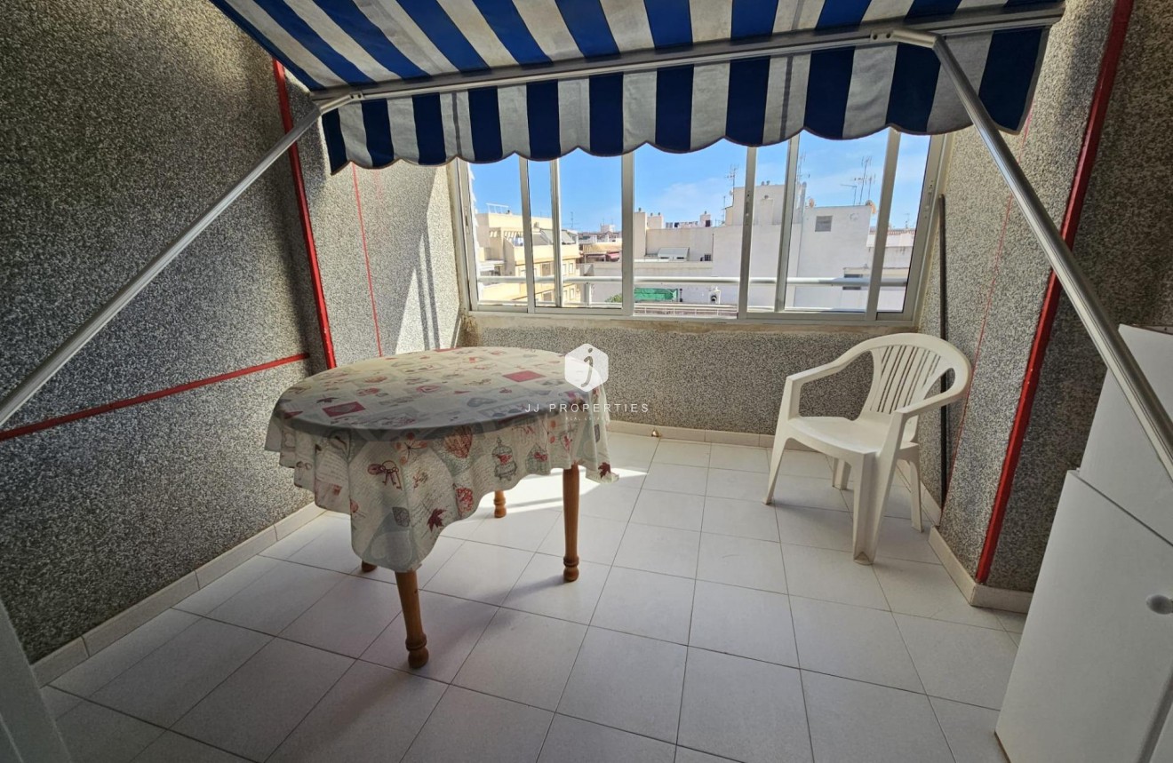 Resale - Apartment / flat -
Torrevieja - Centro