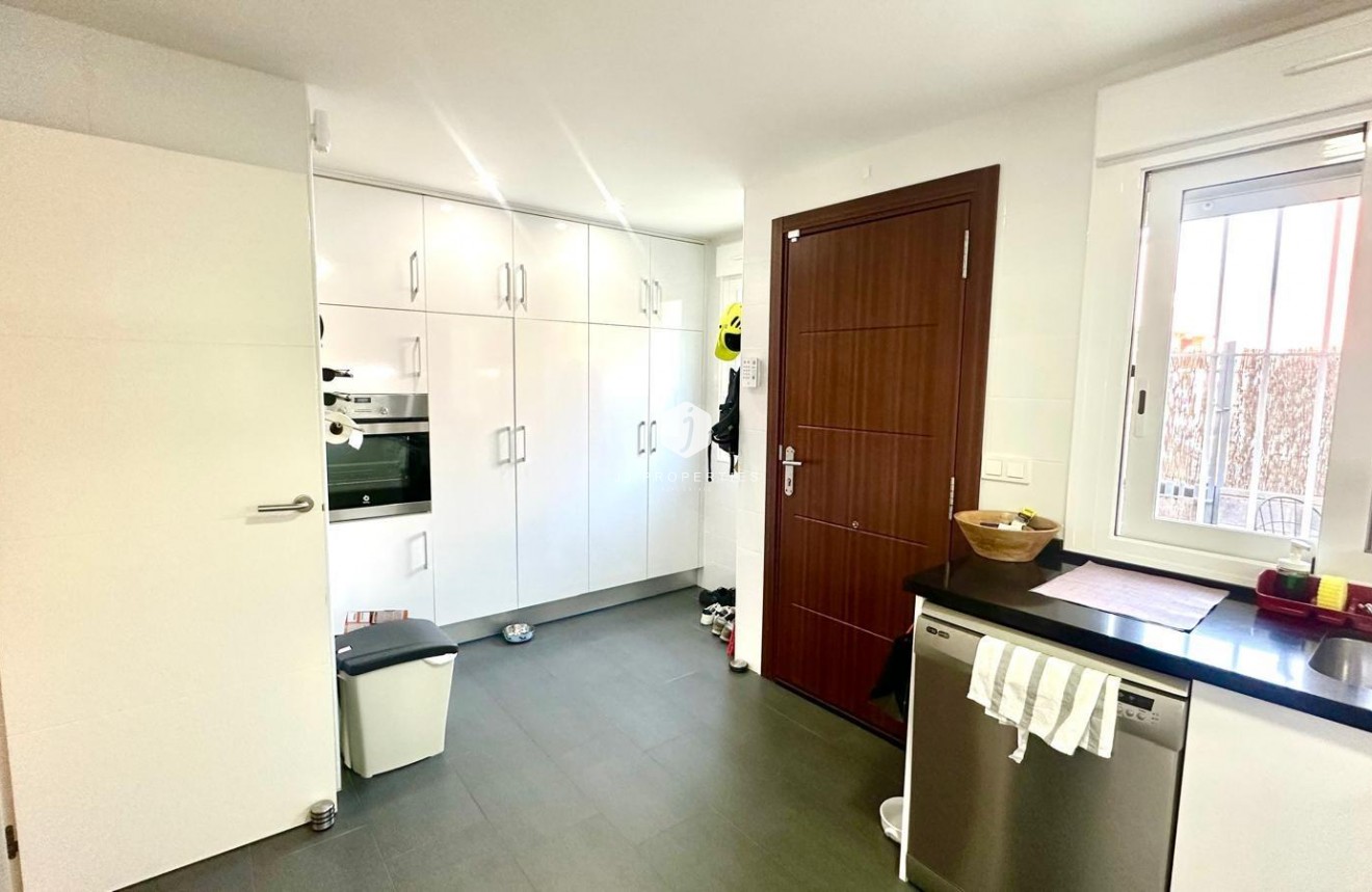 Resale - Chalet -
Torrevieja - aguas nuevas