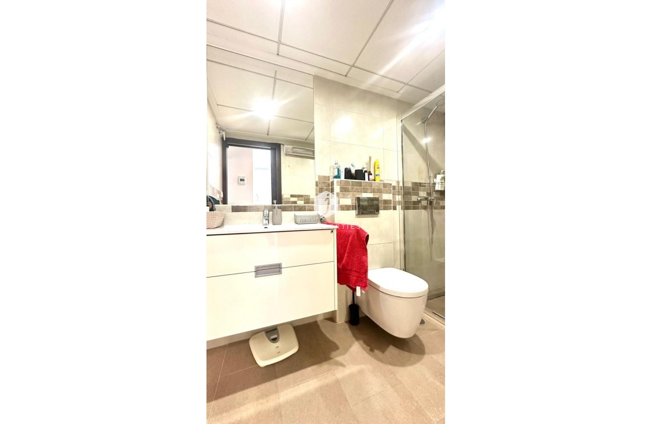 Resale - Chalet -
Torrevieja - aguas nuevas