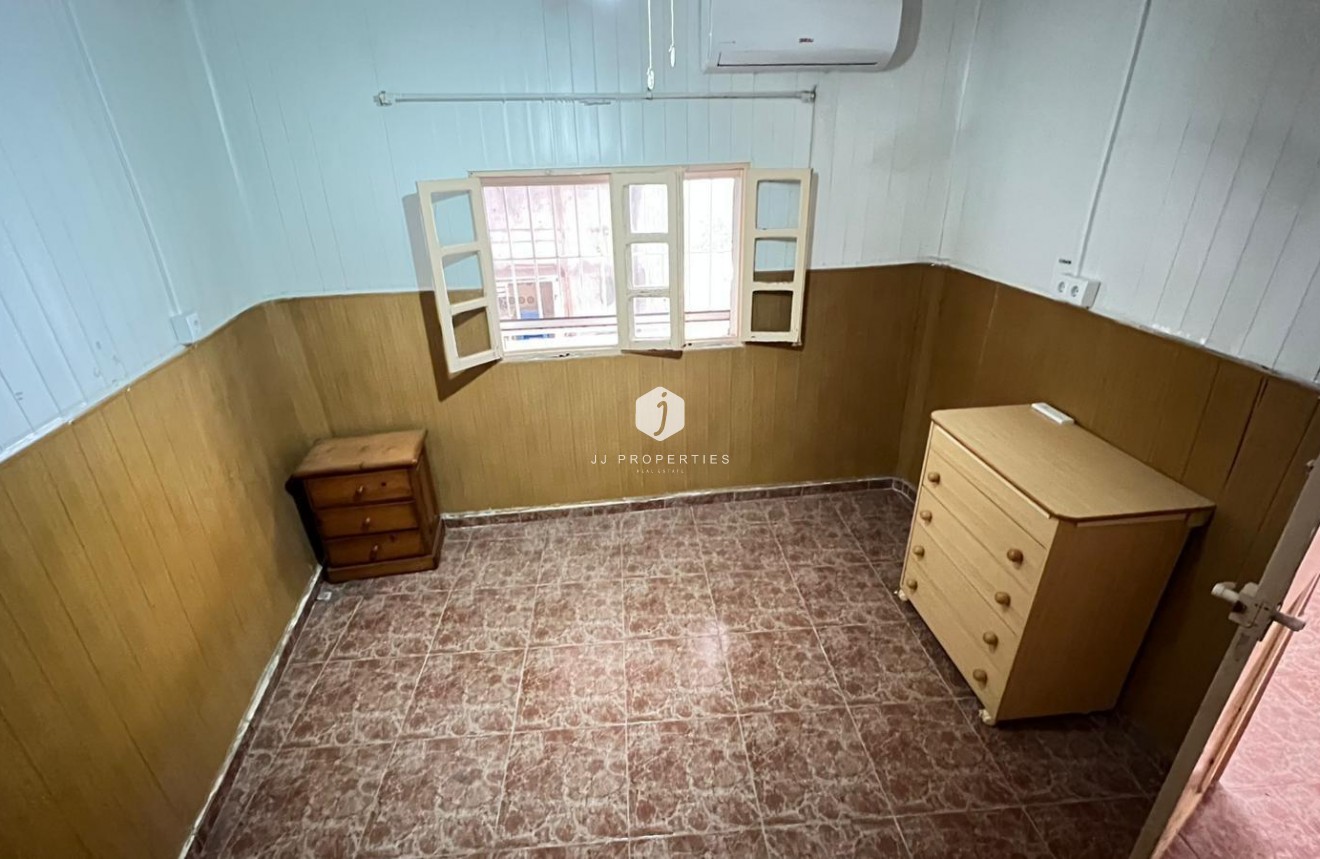 Segunda mano - Apartamento / piso -
Torrevieja