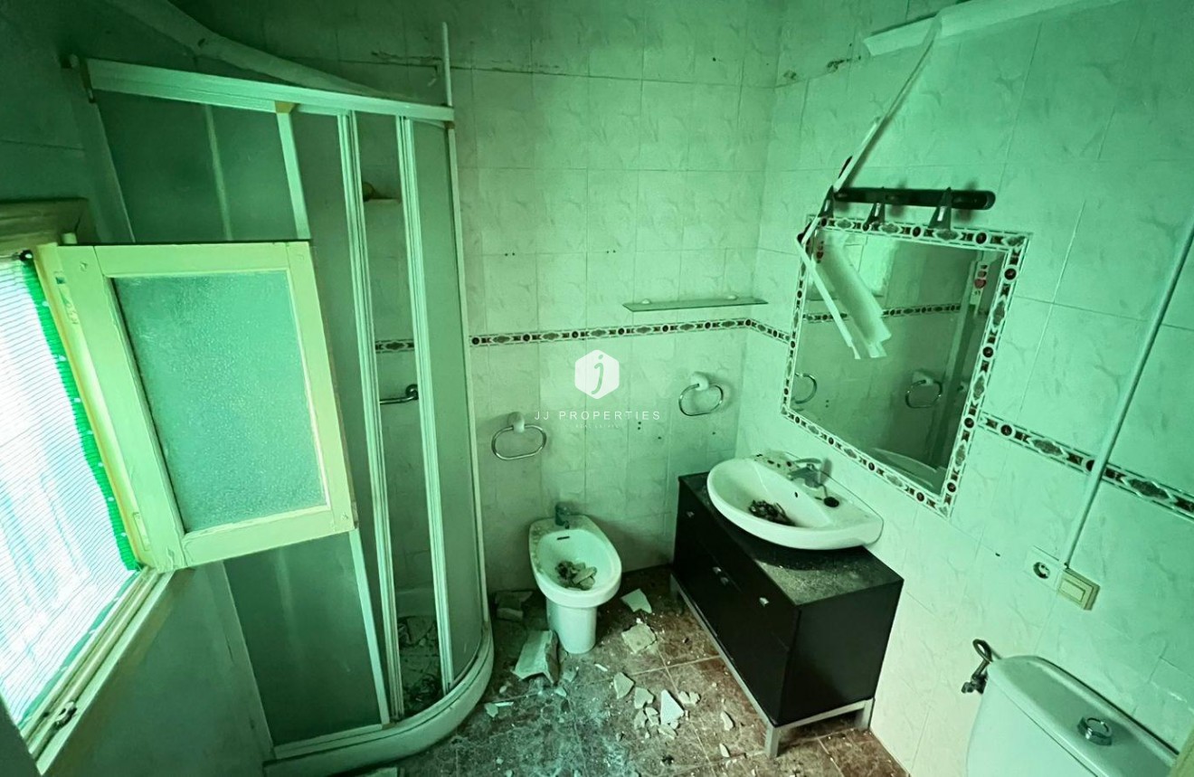 Segunda mano - Apartamento / piso -
Torrevieja