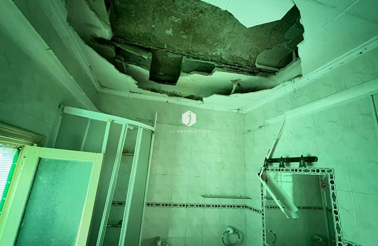 Segunda mano - Apartamento / piso -
Torrevieja