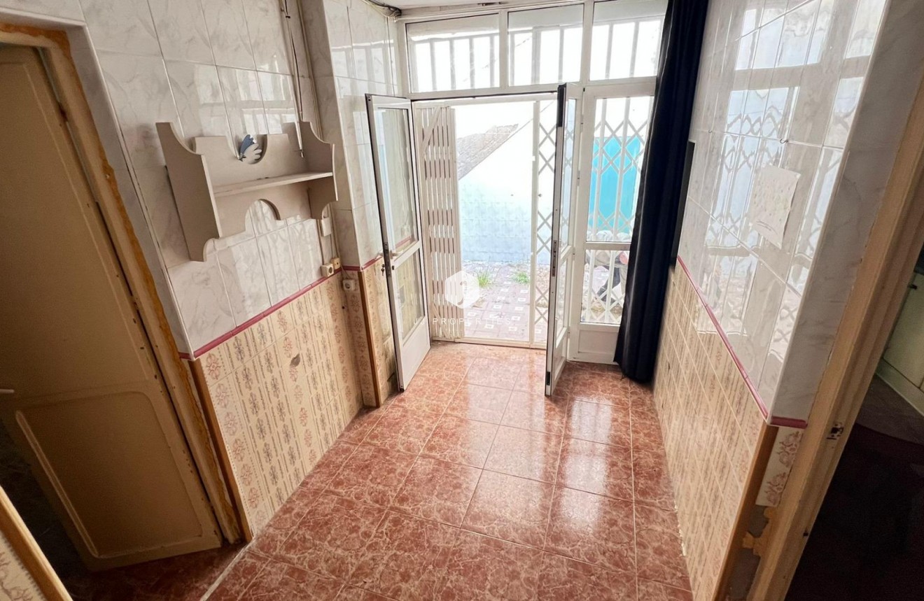 Segunda mano - Apartamento / piso -
Torrevieja