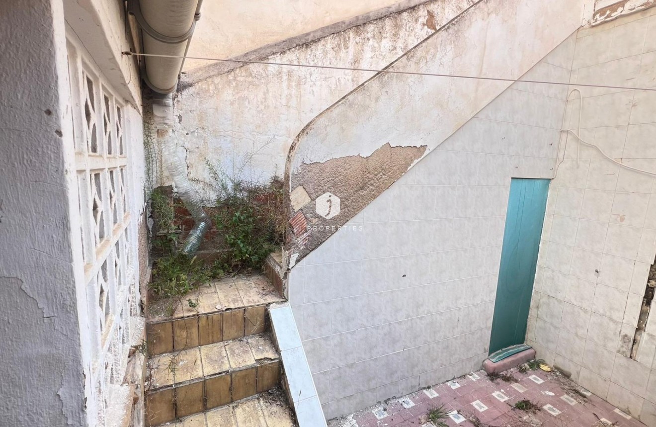 Segunda mano - Apartamento / piso -
Torrevieja