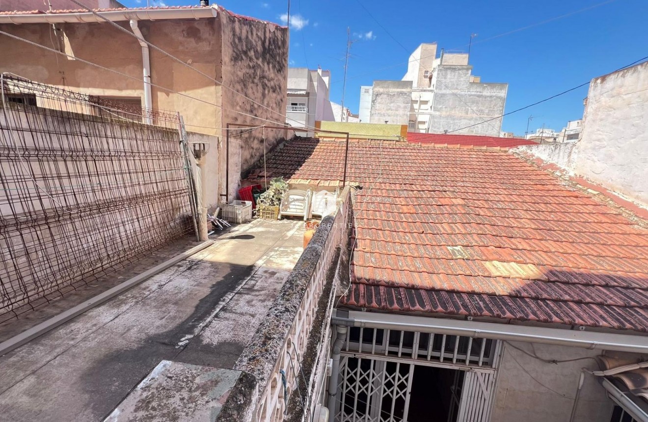 Segunda mano - Apartamento / piso -
Torrevieja