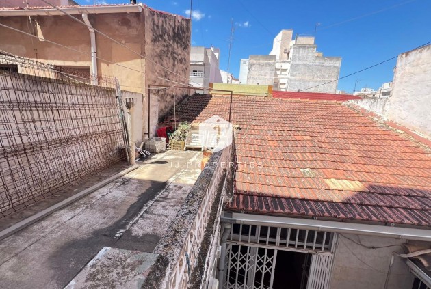 Segunda mano - Apartamento / piso -
Torrevieja