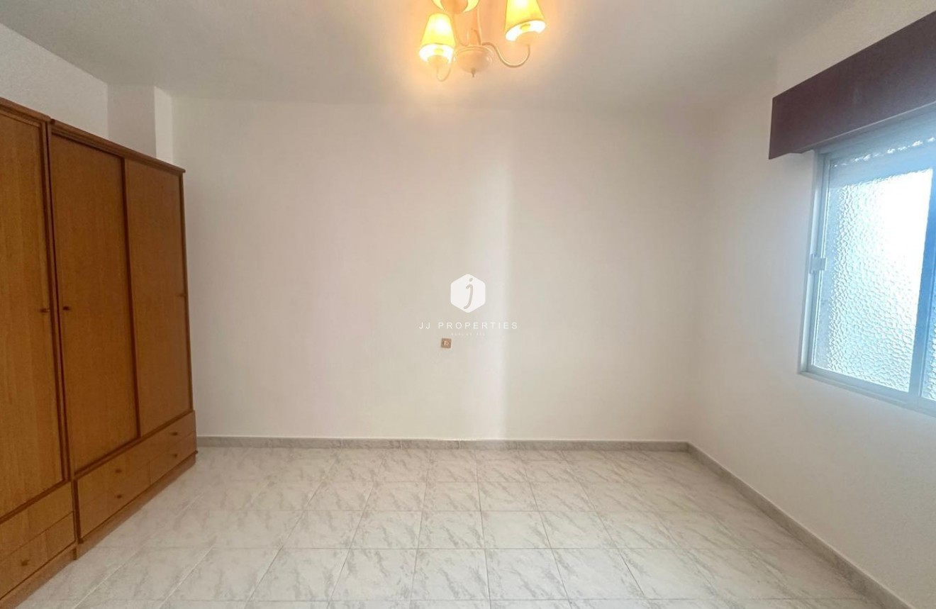 Resale - Apartment / flat -
Torrevieja - Estacion de autobuses