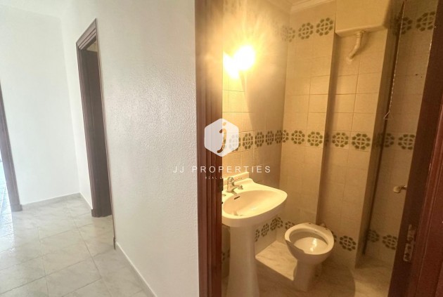 Resale - Apartment / flat -
Torrevieja - Estacion de autobuses