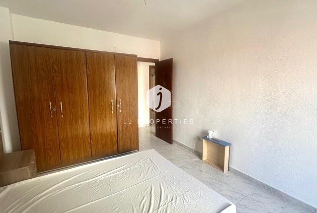 Resale - Apartment / flat -
Torrevieja - Estacion de autobuses